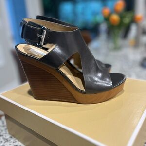 Cute Michael Kors Sandals (Never Worn)